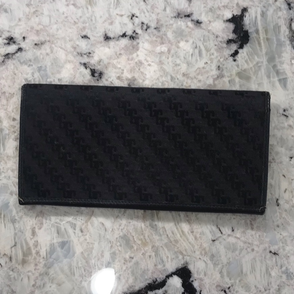 ♥️SOLD♥️Gucci GG front,leather back signature